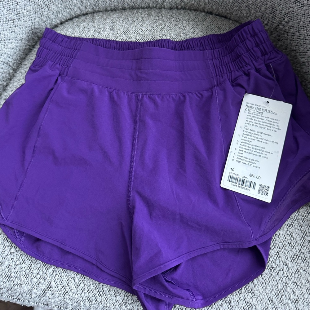 NWT LULULEMON - Hotty Hot HR Lined Short 2.5" - $68 - Size 10